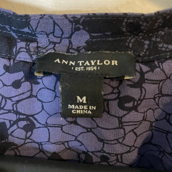 Ann Taylor 100% Silk Dark Blue formal Floral Ruffle top size medium - Picture 4 of 10